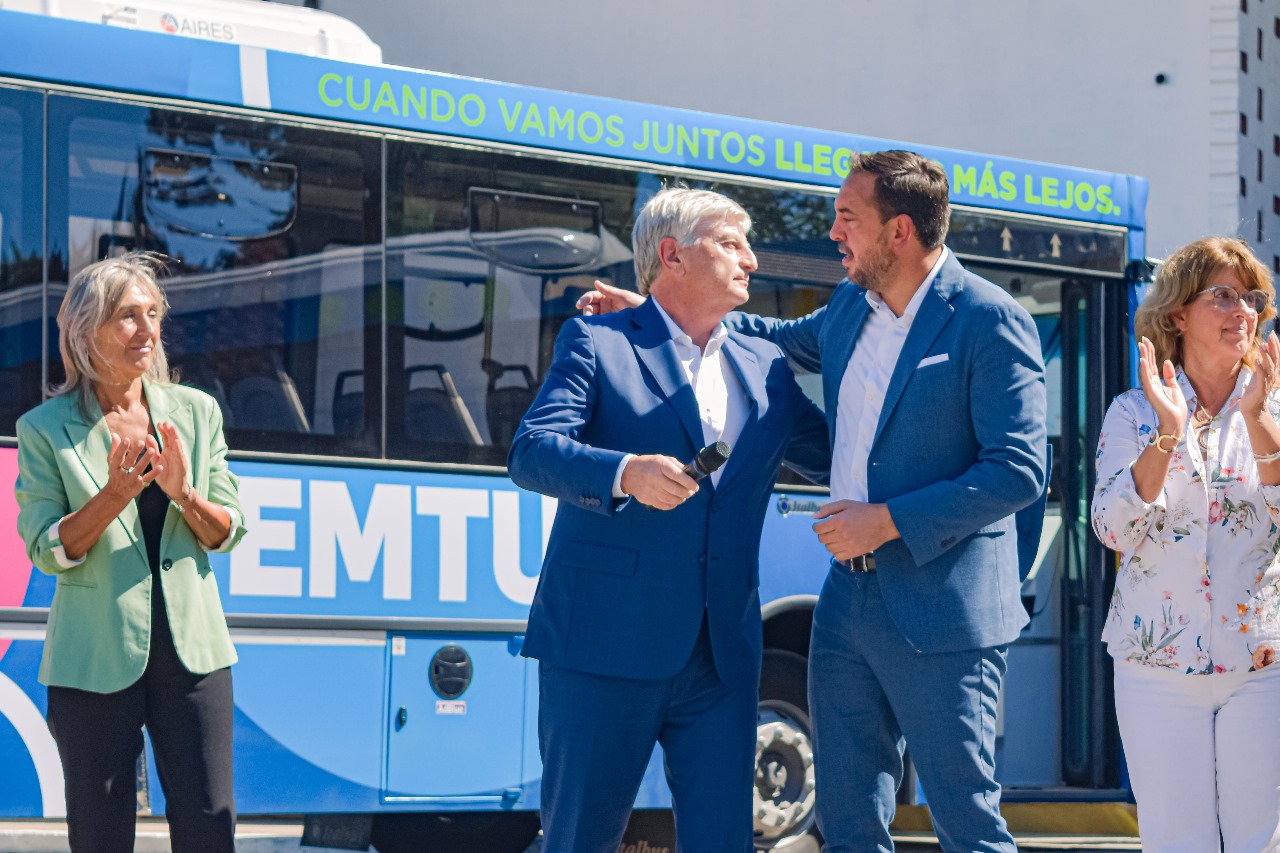 Ziliotto y di Nápoli presentaron los nuevos colectivos: “A contramano de los que quieren desguazar al Estado”
