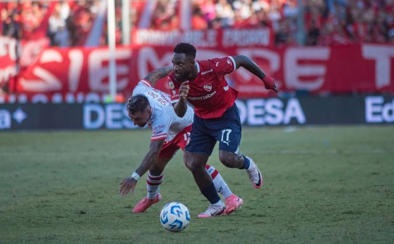 Fútbol: Independiente le ganó a Instituto y es el líder de la Zona B por el Torneo Apertura