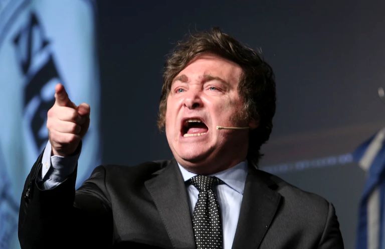 Desde Roma, Javier Milei apuntó otra vez contra el periodismo: “Son brutos”