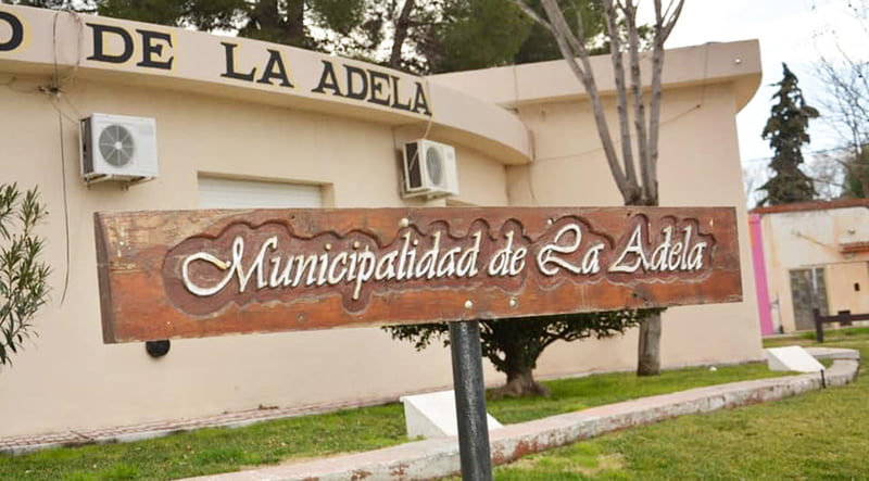 En La Adela, le cortaron la luz al municipio por una millonaria deuda con la cooperativa