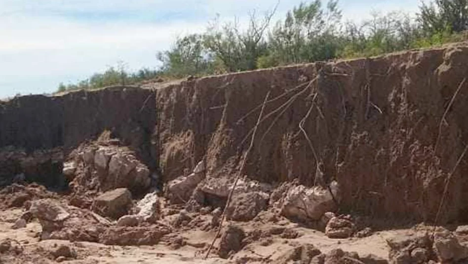Jacinto Arauz y Cuchillo Co: trabajan en la recuperación de caminos rurales tras intensas lluvias