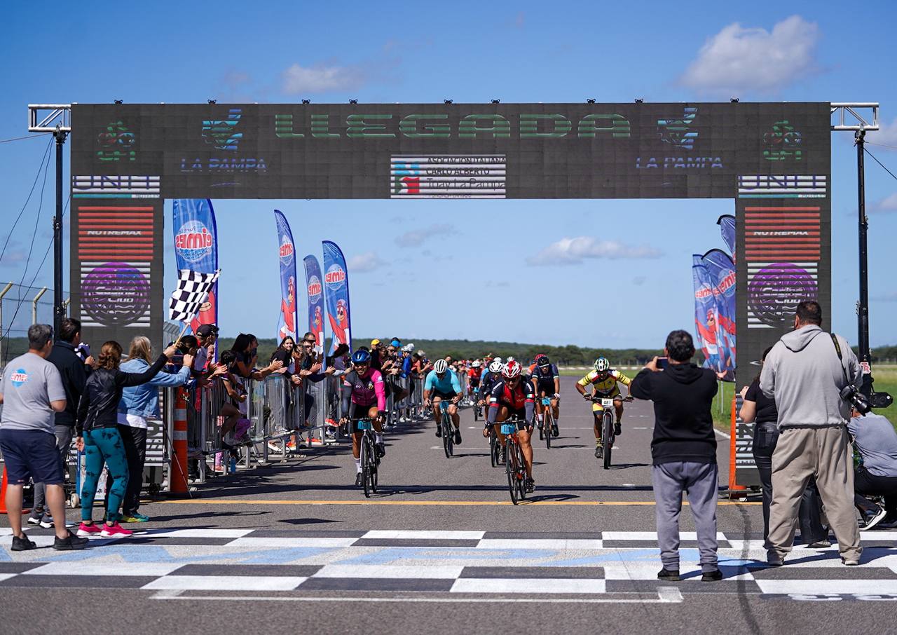 Gran Fondo Italianíssima debutó en La Pampa con 500 ciclistas y un impacto positivo en la región