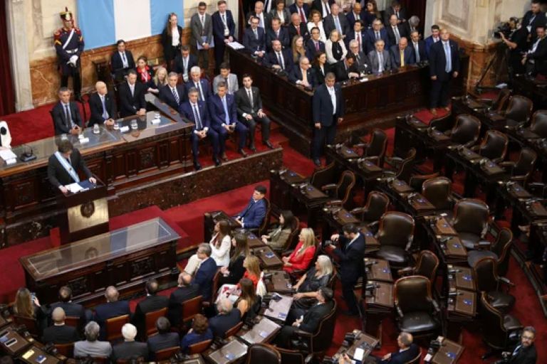 Asamblea legislativa: Milei a puro autobombo, roces con Villarruel y cruce con Manes, en un recinto semivacío