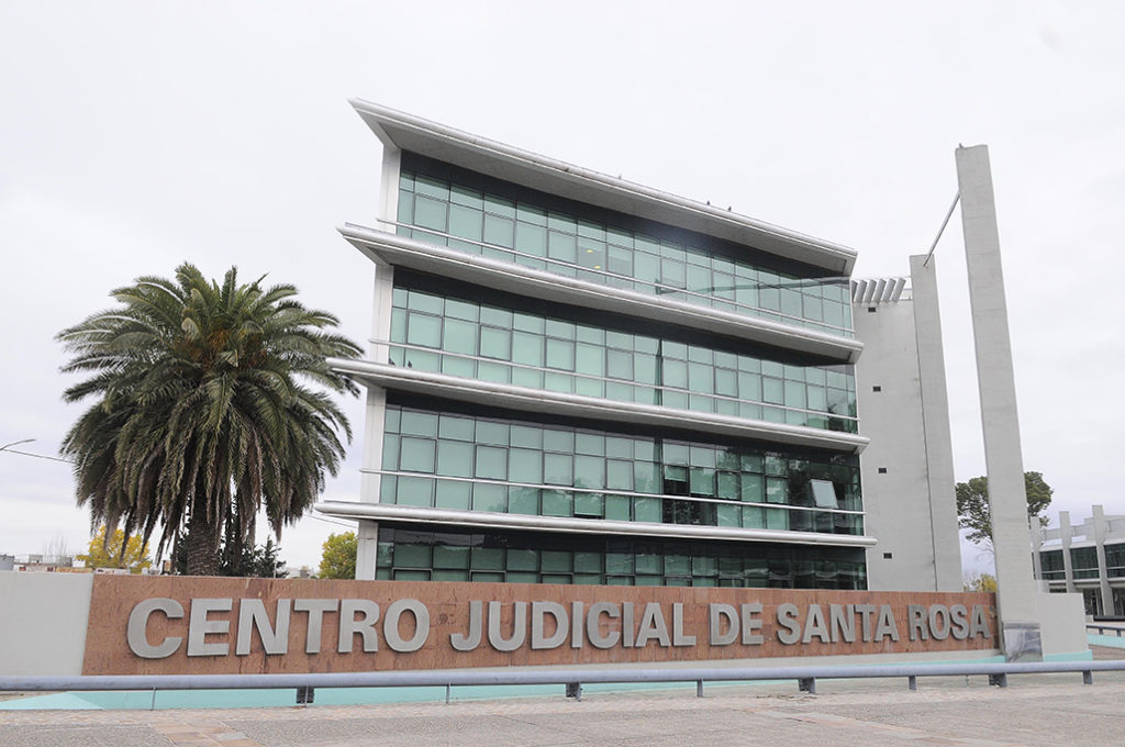 Santa Rosa: absolvieron a un empleado judicial acusado de divulgar videos de explotación sexual infantil