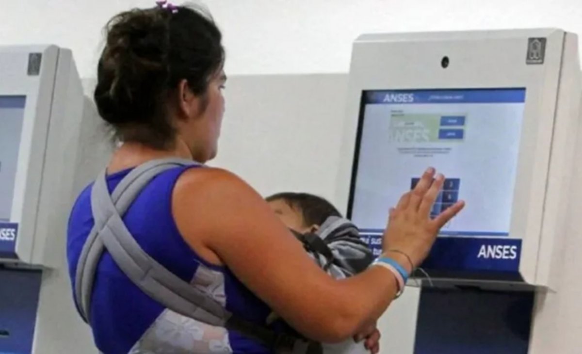 Asignaciones Familiares: oficializan aumento del 2,40% para los montos a cobrar en abril