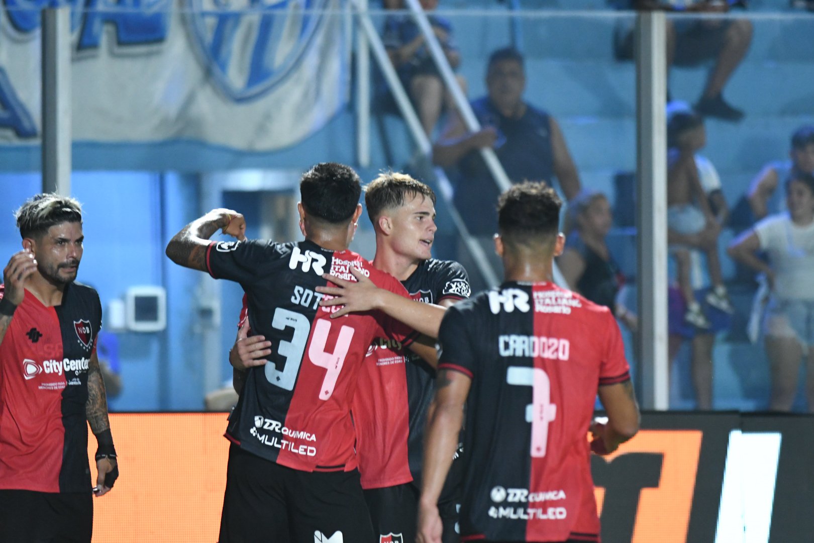 Fútbol: NewellÂ´s venció a Atlético Tucumán y consiguió la primer victoria del campeonato