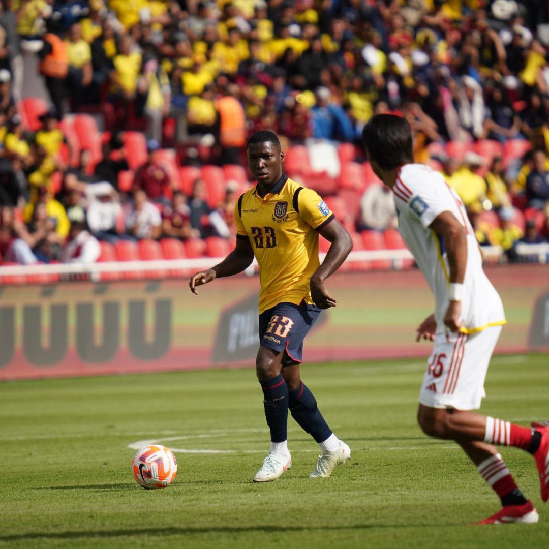 Fútbol: Ecuador venció a Venezuela y es escolta de Argentina
