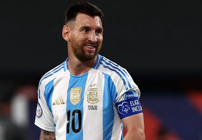 Fútbol: “Siempre hablando con fútbol”, el palito de Messi a Raphinha después de la goleada a Brasil