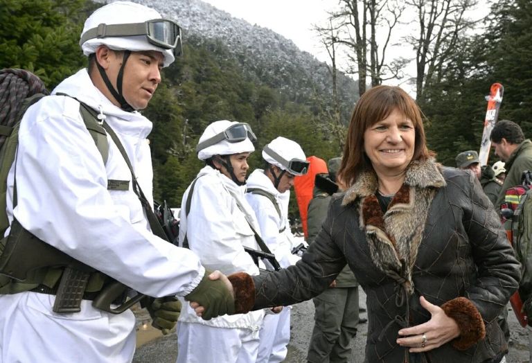 Narcogendarmes y complicidad interna: La trama que golpea la gestión de Patricia Bullrich