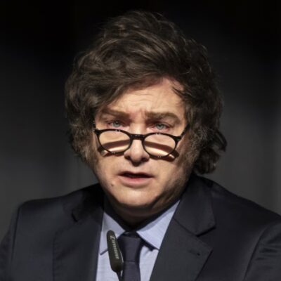 Javier Milei regresa al país y prepara la firma de una batería de decretos claves
