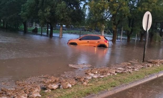 Tormenta en General Acha: Calles anegadas y viviendas inundadas