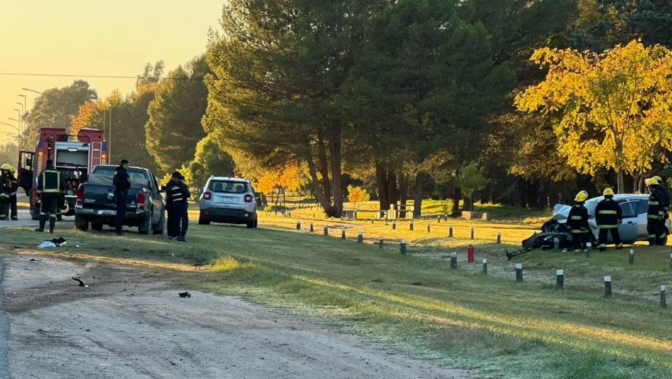 General Pico: hospitalizan a un hombre tras chocar contra una camioneta estacionada