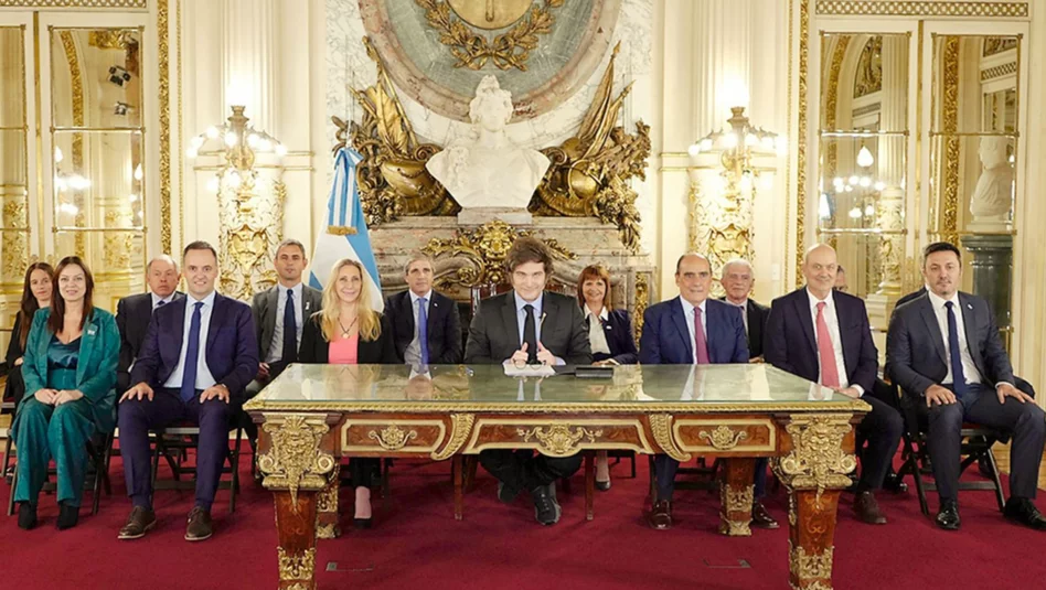 Nación recortó Educación, gasto social y subsidios para pagar deuda