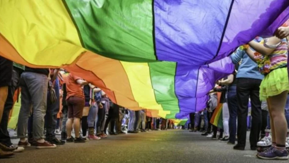 La Justicia restituyó el derecho a la identidad de género y declaró inconstitucional el DNU del Gobierno