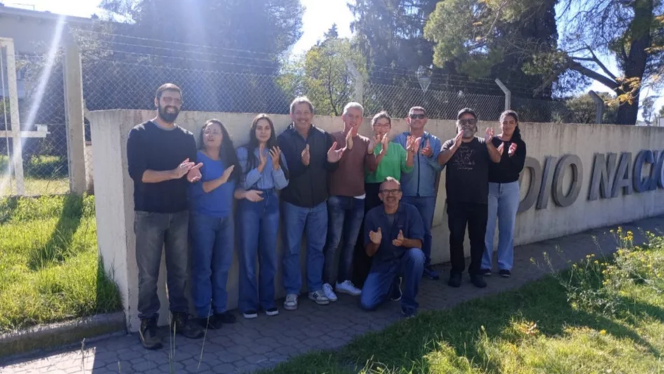 Reclamo salarial en Radio Nacional: trabajadores realizaron aplaudida en todo el país