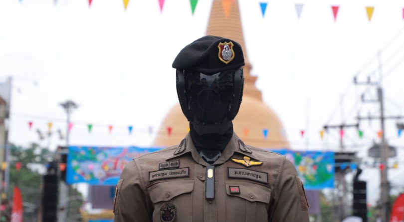 Tailandia presentó a los policías robóticos que patrullarán en las calles: “Habilidades escalofriantes”