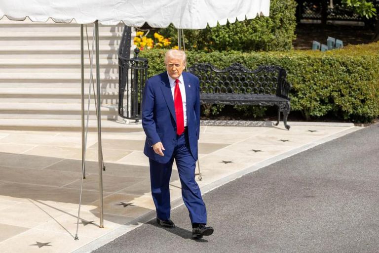 Estados Unidos: Trump sigue la guerra comercial y subiría al máximo los aranceles a China que pasarán a ser del 104%