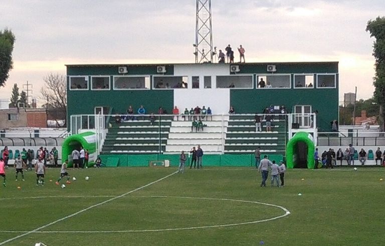 Fútbol: Costa Brava visita a Estudiantes de San Luis en la búsqueda de seguir sumando por el Federal “A”