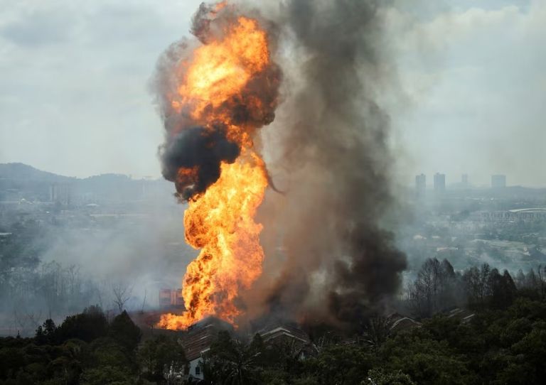Malasia: brutal explosión de un gasoducto en Kuala Lumpur dejó al menos 63 heridos
