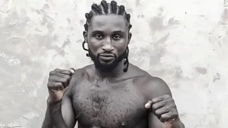 Boxeo: murió en plena pelea el boxeador nigeriano Gabriel Oluwasegun Olanrewaju