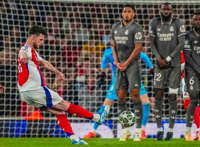 Fútbol: el Real Madrid cayó por goleada ante el Arsenal y quedó con un pie afuera de la Champions League