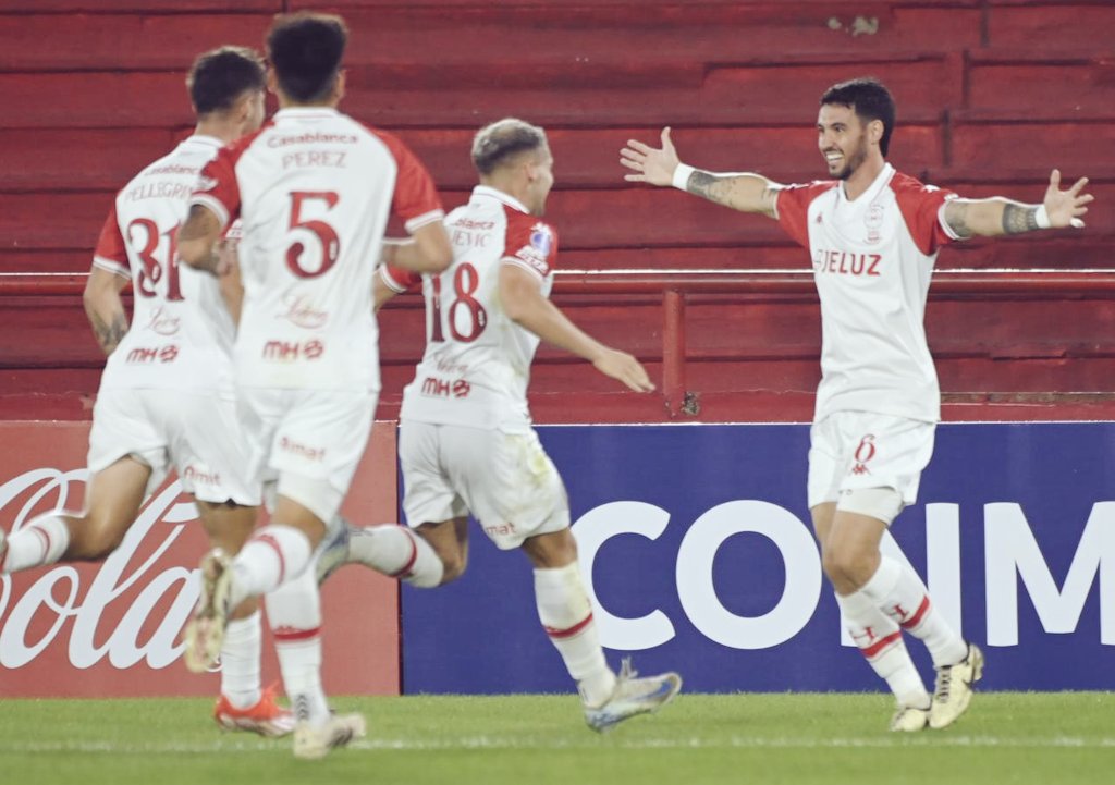 Fútbol: Huracán goleó a Racing de Uruguay y se subió a la cima de su grupo en la Copa Sudamericana