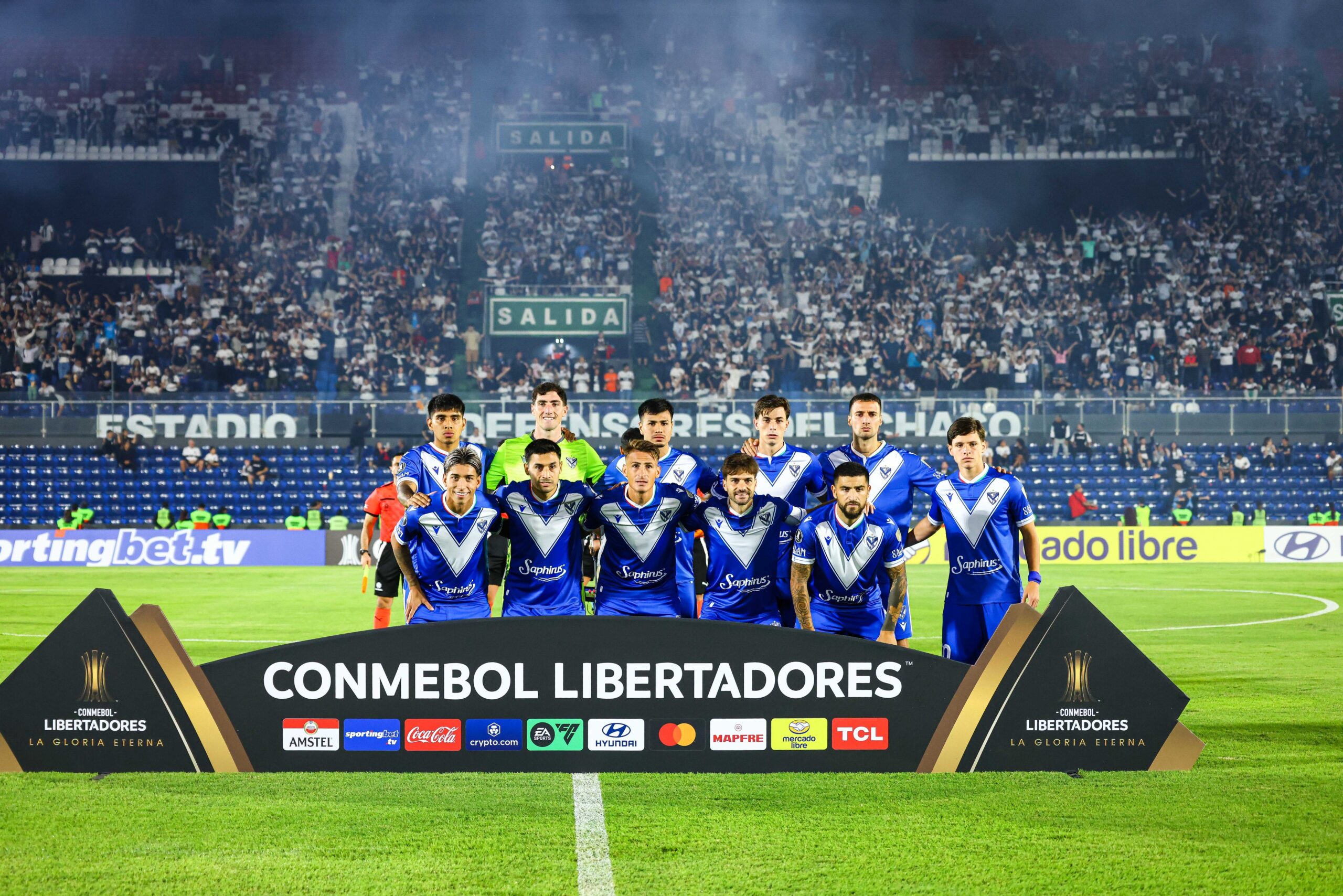 Fútbol: Vélez goleó a Olimpia en Paraguay por 4 a 0 y es líder de su grupo