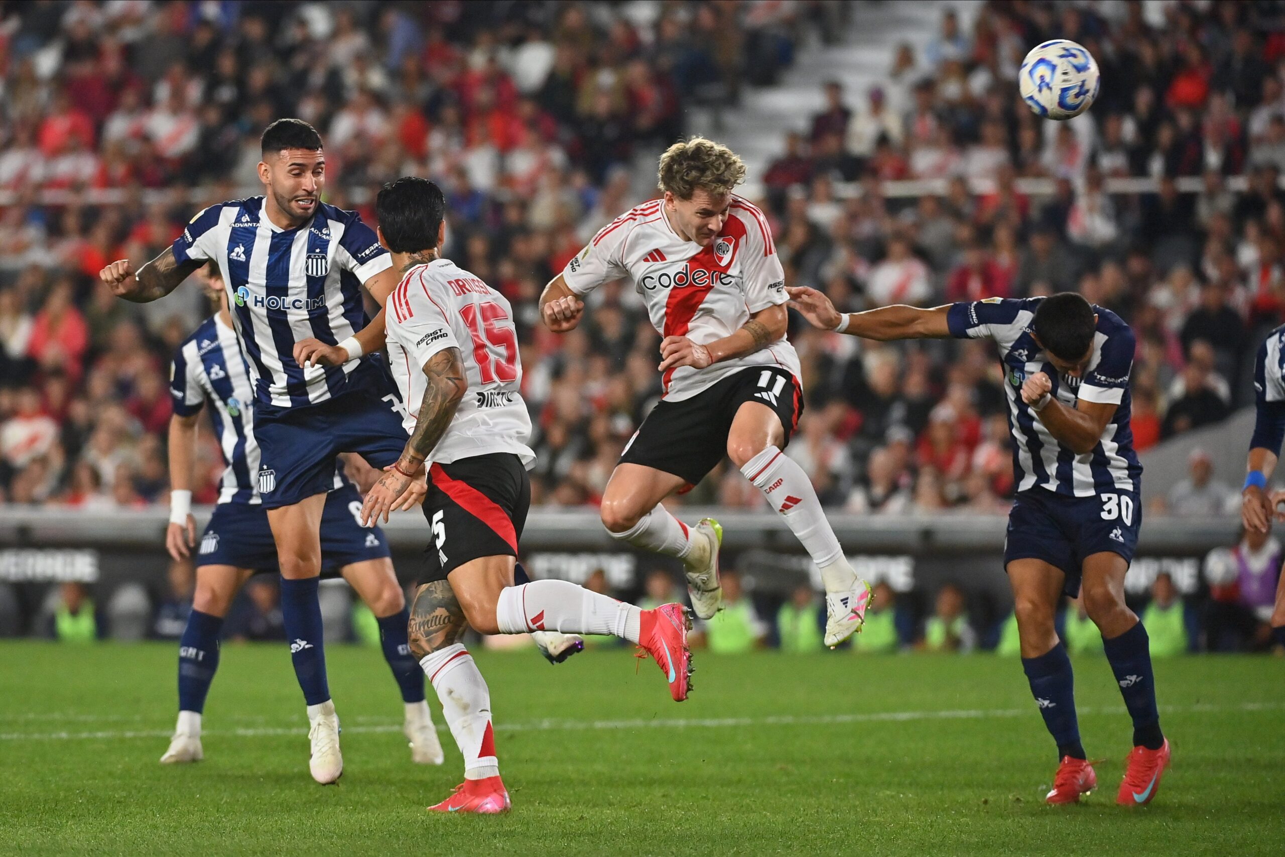 Fútbol: River rescató un punto en el Monumental frente a Talleres