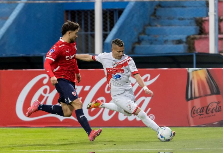 Fútbol: Independiente perdió en la altura de Bolivia ante Nacional Potosí en su debut por la Copa Sudamericana