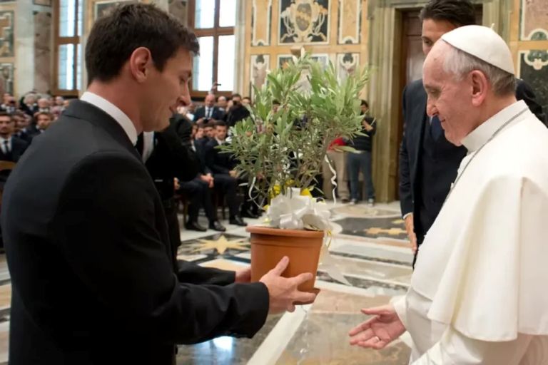 La muerte del Papa Francisco: “Distinto, cercano, argentino”, la despedida de Lionel Messi en sus redes sociales