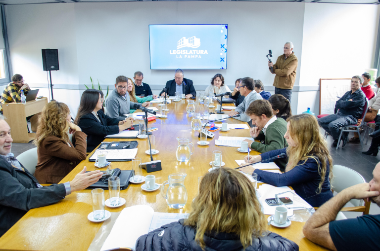 Avanza en la Legislatura Provincial el tratamiento de recategorizaciones para empleados públicos y no superaría el 1% de la masa salarial