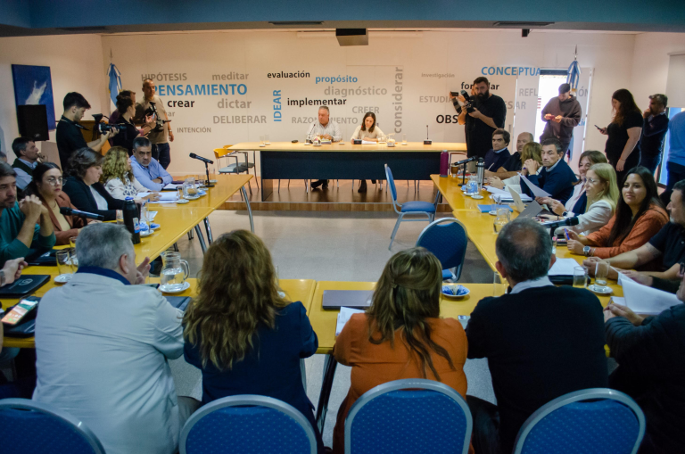 Los diputados provinciales sacaron dictámenes pero todavía no hay acuerdo por la licitación de “El Medanito”