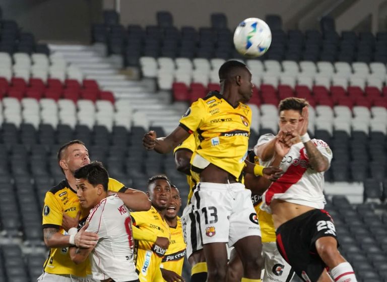 Fútbol: River fue superior, pero no pudo pasar del empate ante Barcelona de Ecuador por Copa Libertadores