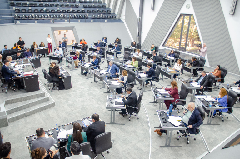Los diputados provinciales aprobaron la recategorización de los empleados públicos