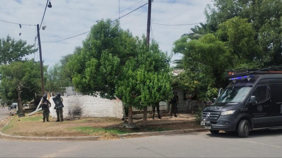 General Pico: dos detenidos tras allanamientos por disparos en el barrio Peñi Ruca