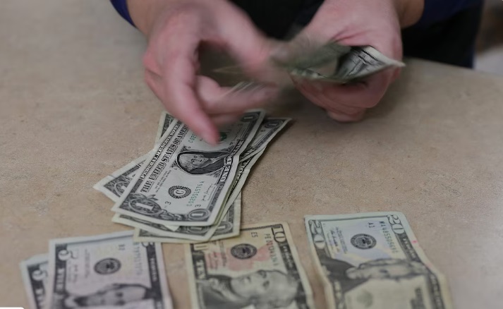Fin del cepo: cómo pagar los consumos fuera del país y las compras con tarjeta en moneda extranjera desde ahora