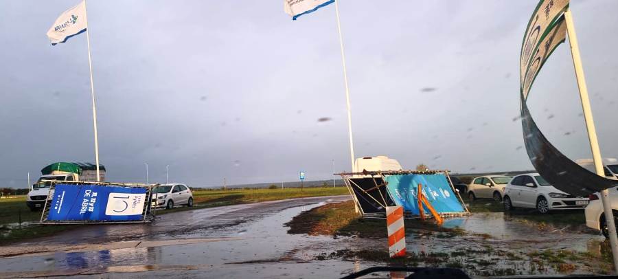 Tormenta repentina sacude Santa Rosa y Toay: árboles caídos y daños en la Expo Pymes