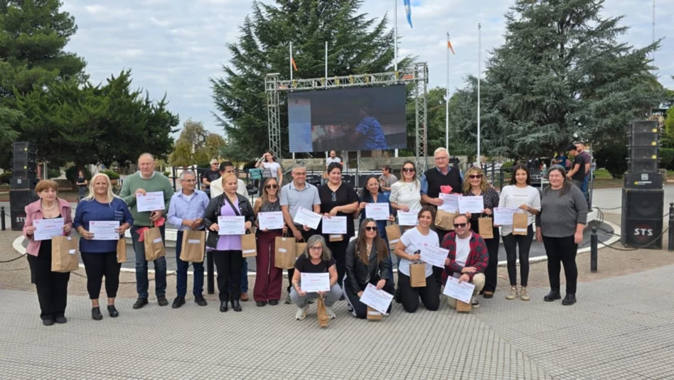 Castex homenajeó a trabajadores municipales en el Día del Trabajador