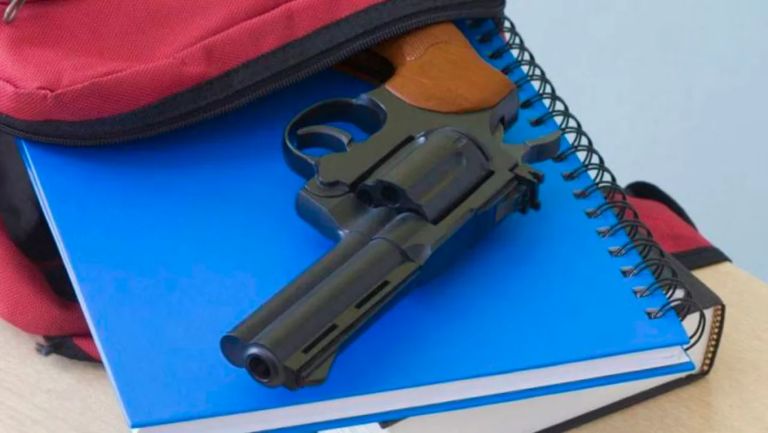 Rosario: un alumno fue armado y huyó a los tiros