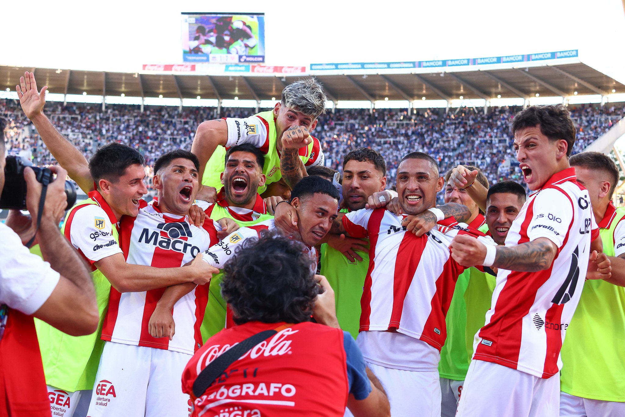 Fútbol: Instituto le dio vuelta el clásico a Talleres y se metió en octavos