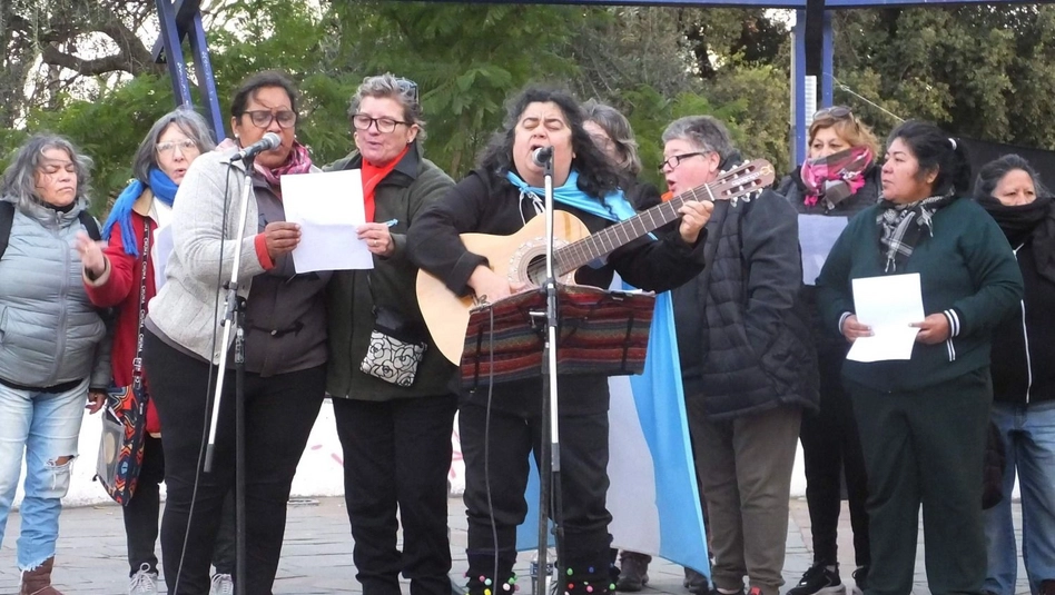 Piquenses se movilizaron en defensa de Cristina y la democracia