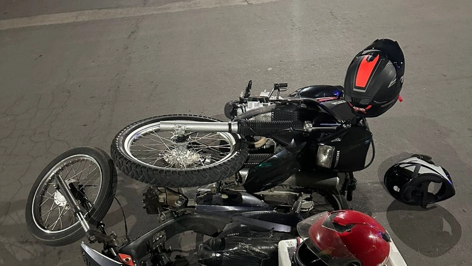 Choque entre dos motos en pleno centro de Santa Rosa