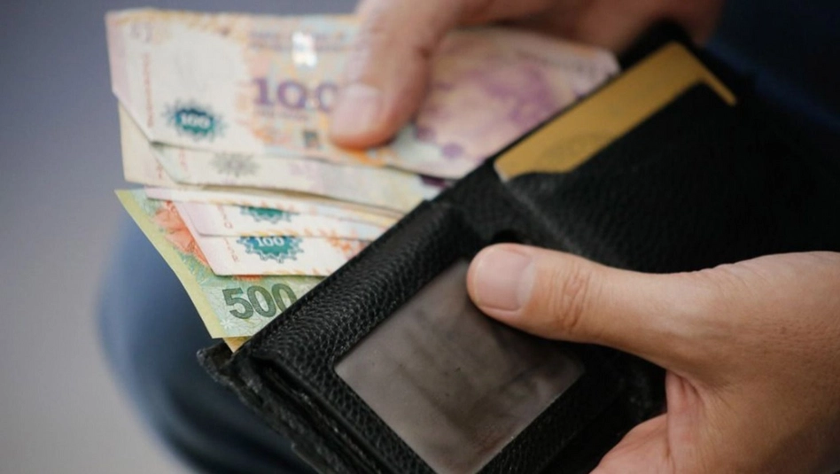 El salario real cayó un 6,4% en medio de subas insuficientes y mayor desigualdad