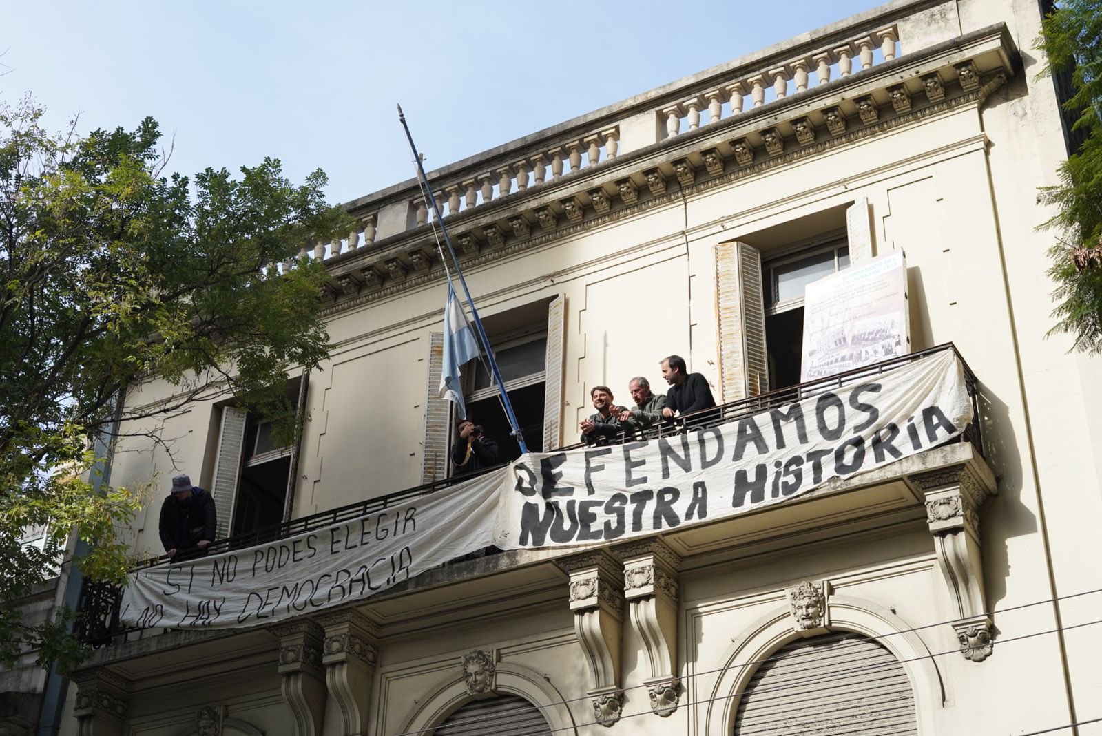 Detuvieron a Juan Grabois tras la toma del Instituto Perón