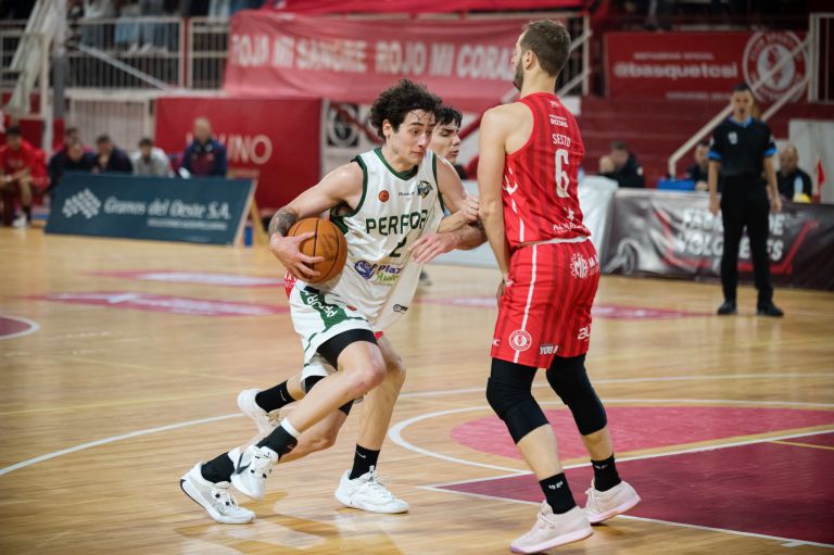 Básquetbol: Sportivo Independiente se encontró con un buen equipo y cayó ante Pérfora en el primer juego por Liga Federal