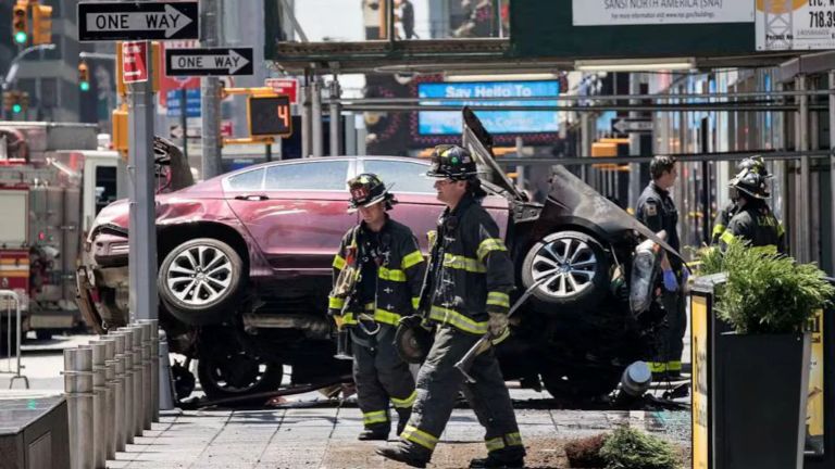 Estados Unidos: atropello masivo en Los Ángeles con 28 heridos tras un incidente en East Hollywood