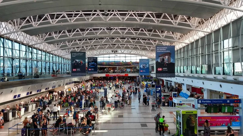 Anuncian paro de vuelos en pleno cierre de las vacaciones de invierno