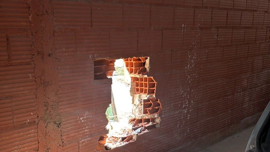 Santa Rosa: robaron un taller en Colonia Escalante tras hacer un boquete en la pared