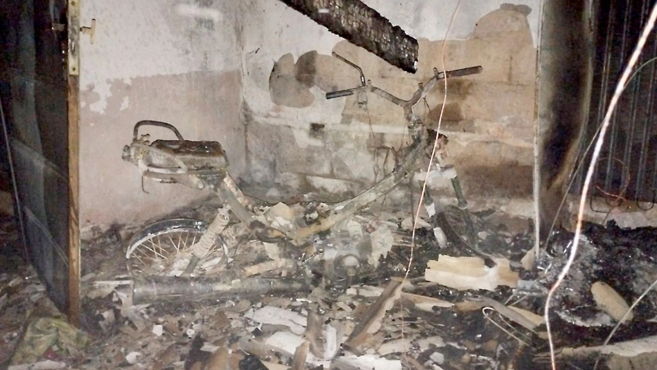 Santa Rosa: encontró a su ex con otro y le prendió fuego la casa