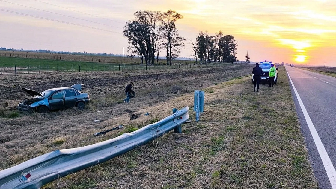 Dos hospitalizados tras un vuelco en la ruta 188